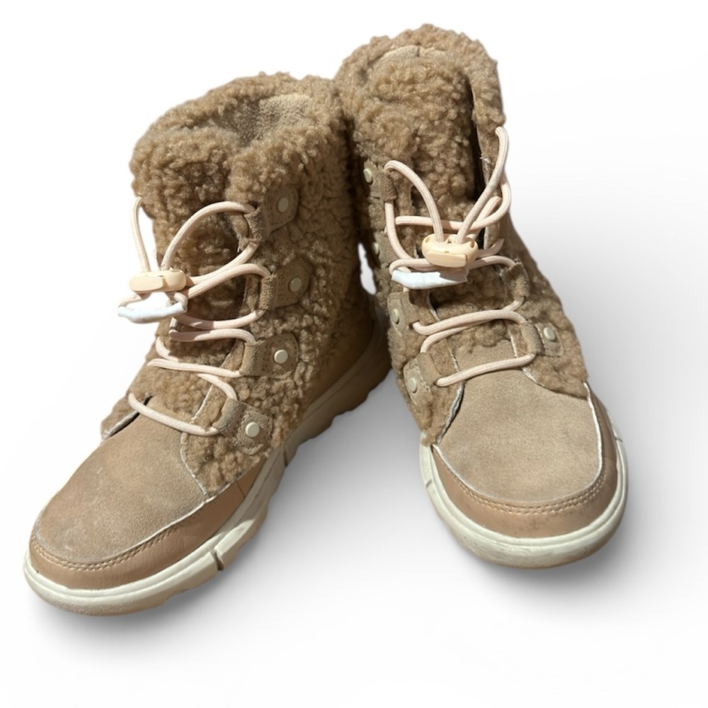 Sorel Youth girls boys Explorer Joan Cozy Tan adjustable boots size 2